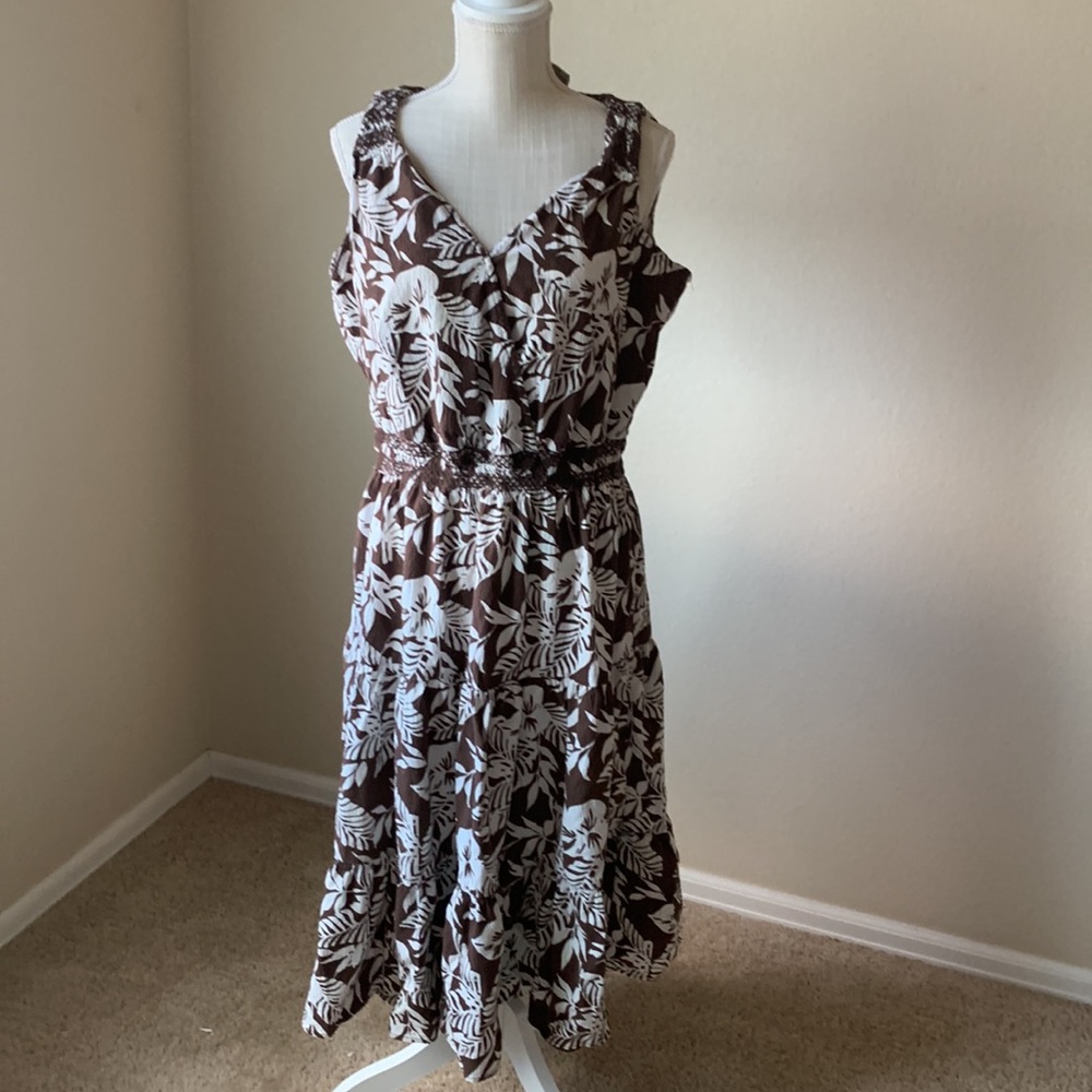White Stag cute summer sleeveless dress. 99% cotton 1% spandex BUNDLE AND SAVE
